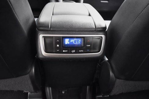 Used 2014 Toyota Highlander XLE image 19