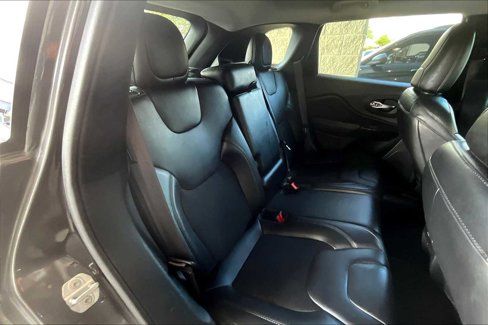 Used 2020 Jeep Cherokee Latitude Plus image 18