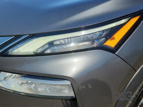 Used 2021 Nissan Rogue SV image 9