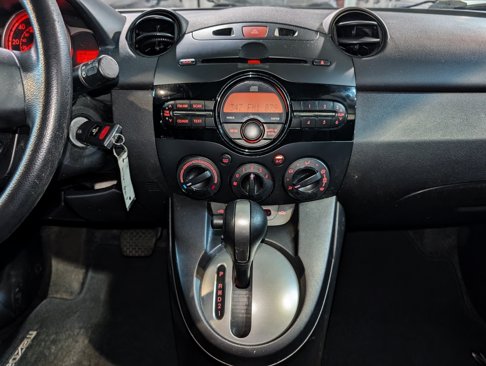 Used 2012 MAZDA MAZDA2 Sport image 31
