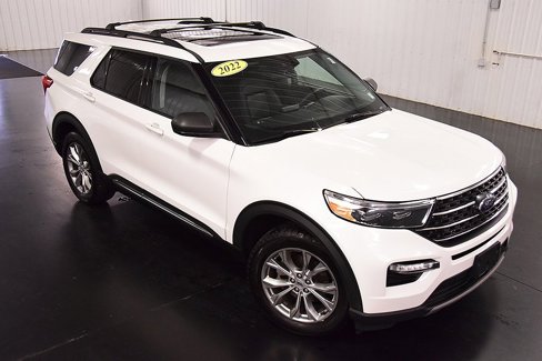 Used 2022 Ford Explorer XLT w/ Equipment Group 202A image 9