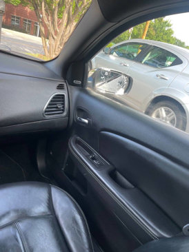 Used 2011 Chrysler 200 Limited image 27