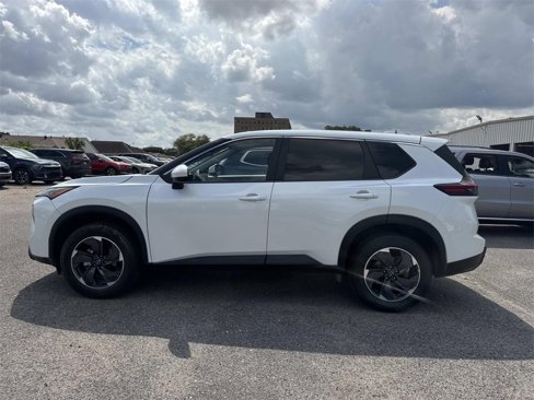 Used 2024 Nissan Rogue SV image 14