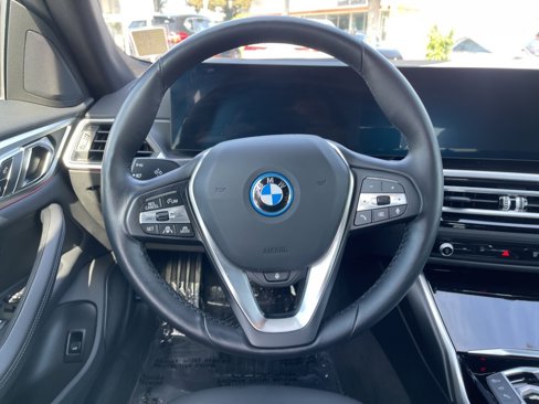 Used 2024 BMW i4 xDrive40i image 16