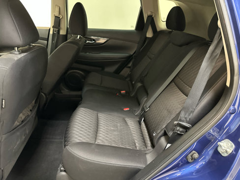 Used 2020 Nissan Rogue SV image 18