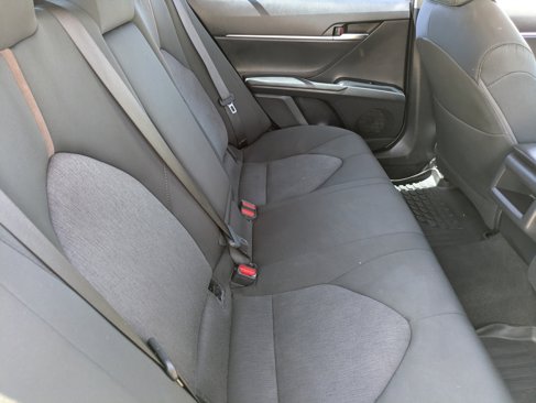 Used 2018 Toyota Camry LE image 13