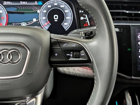 Used 2019 Audi Q8 Prestige w/ Luxury Package image 37