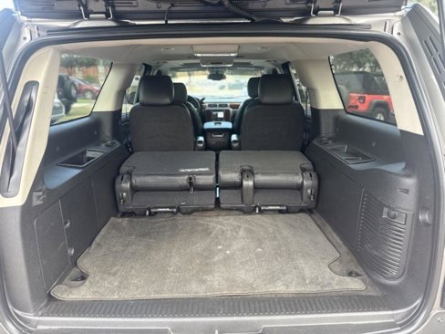 Used 2012 Chevrolet Suburban LTZ image 26