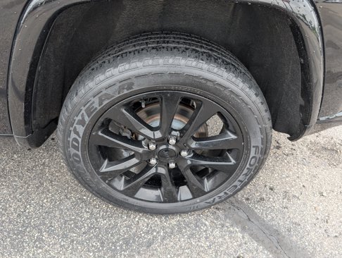 Used 2017 Jeep Grand Cherokee Altitude image 9