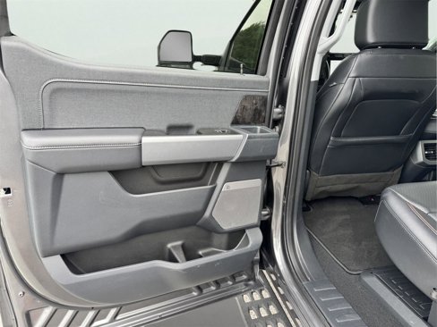 Used 2023 Ford F250 Lariat w/ Tremor Off-Road Package image 28