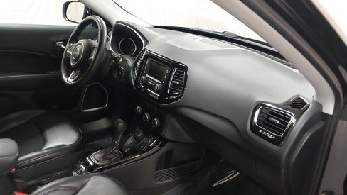 Used 2018 Jeep Compass Latitude image 29