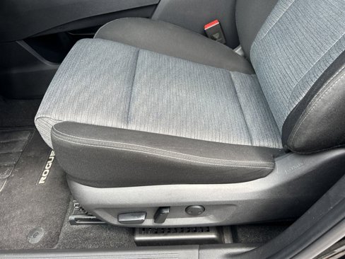 Used 2023 Nissan Rogue SV image 20