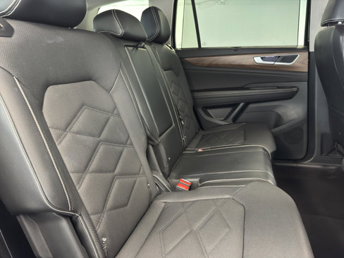 Used 2024 Volkswagen Atlas SE image 36