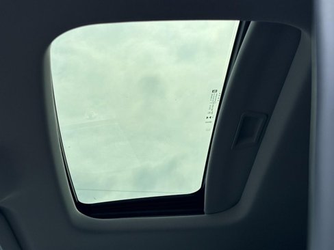 New 2025 Chevrolet Trax LT w/ Sunroof Package image 46