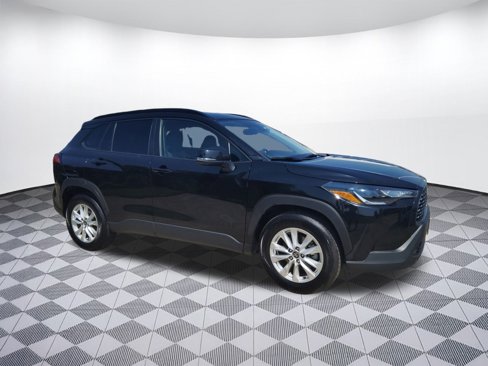 Used 2022 Toyota Corolla Cross LE image 7