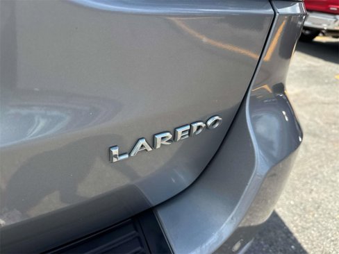 Used 2019 Jeep Grand Cherokee Laredo image 15