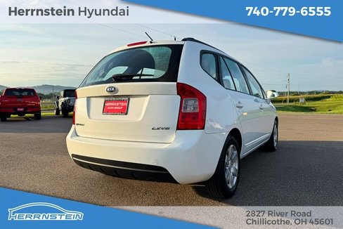 Used 2008 Kia Rondo LX image 29