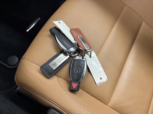 Used 2015 Mercedes-Benz E 400 4MATIC Coupe image 23