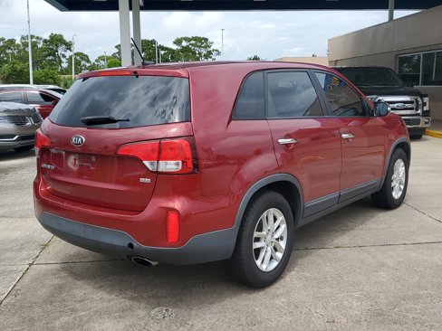 Used 2015 Kia Sorento LX image 4