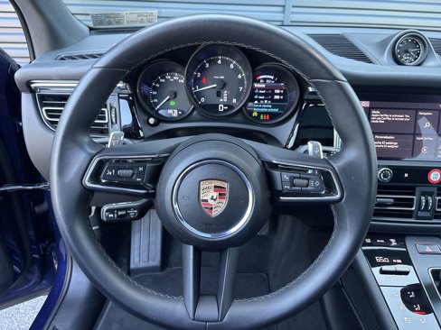 Certified 2025 Porsche Macan image 15