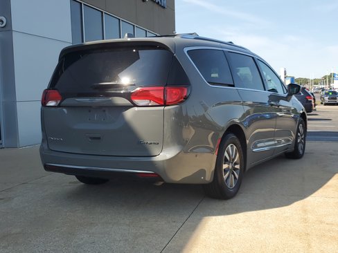Used 2020 Chrysler Pacifica Limited w/ Advanced Safetytec Group image 4