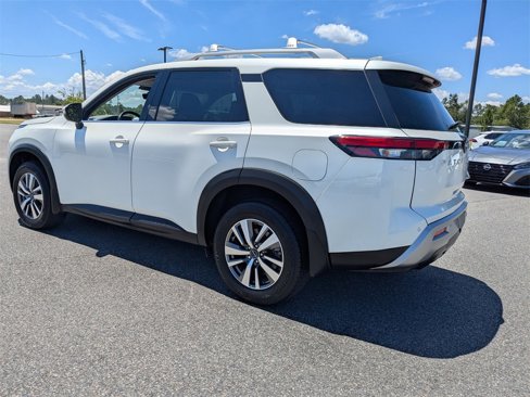 Used 2023 Nissan Pathfinder SL image 6