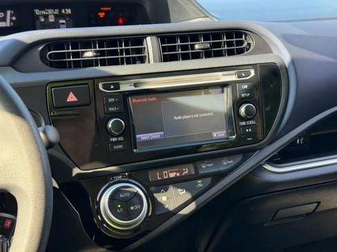 Used 2016 Toyota Prius C One image 6