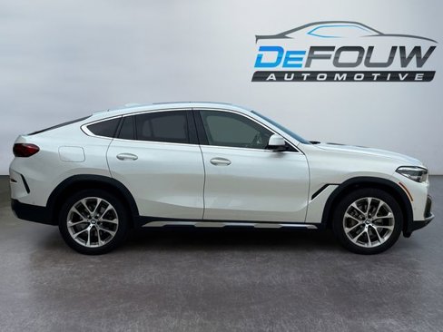 Used 2022 BMW X6 xDrive40i image 2