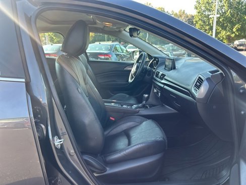 Used 2018 MAZDA MAZDA3 Grand Touring w/ Premium Equipment Package image 14