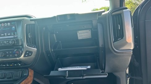 Used 2018 Chevrolet Silverado 1500 High Country image 43