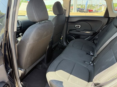 Used 2016 Kia Soul + image 14