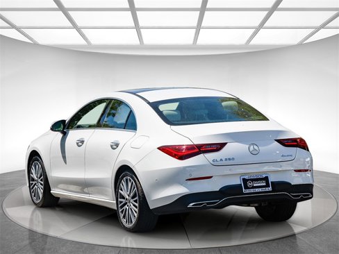 Used 2025 Mercedes-Benz CLA 250 4MATIC image 2