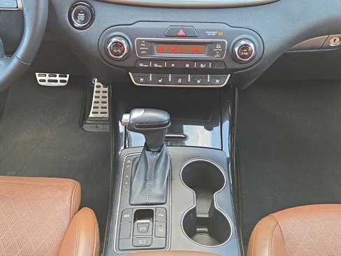 Used 2019 Kia Sorento SX image 18
