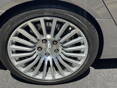 Used 2011 Aston Martin Rapide Luxe image 32