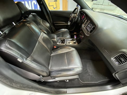 Used 2020 Dodge Charger SXT w/ Leather Interior Group image 25