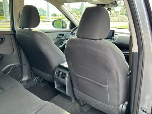 Used 2023 Nissan Rogue S image 31