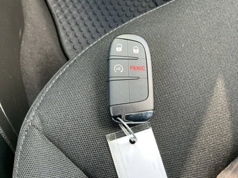 Used 2023 Jeep Renegade Latitude image 27