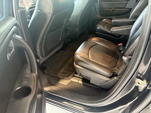 Used 2015 Chevrolet Traverse LT image 18