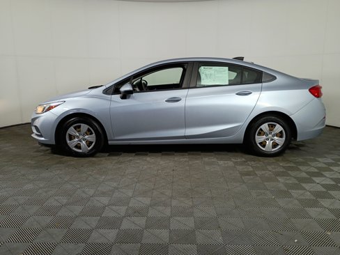 Used 2017 Chevrolet Cruze LS image 4