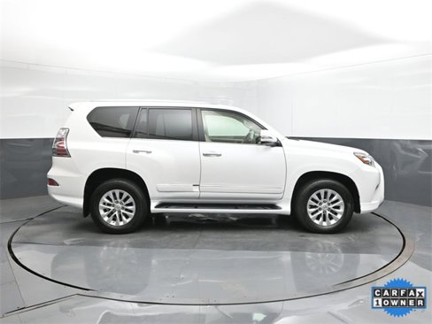 Used 2017 Lexus GX 460 image 26