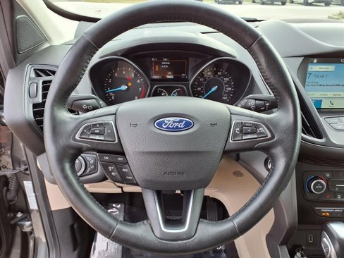 Used 2019 Ford Escape SEL image 17
