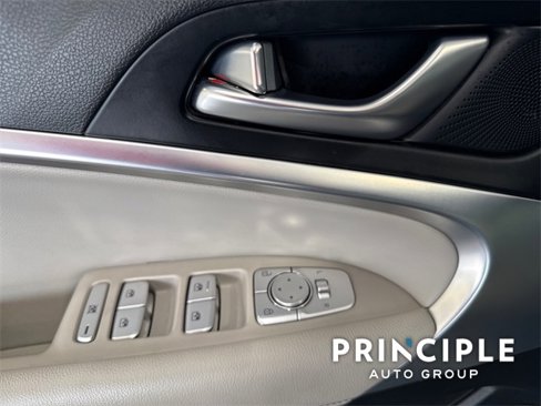Used 2023 Genesis G70 2.0T image 18