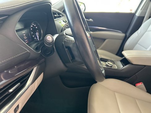 Used 2021 Cadillac XT4 Luxury image 38