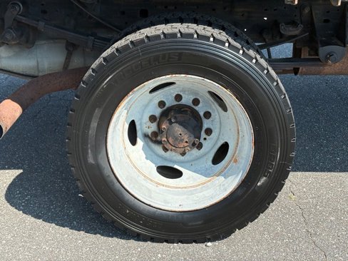 Used 2007 Ford F550 2WD Regular Cab Super Duty image 19