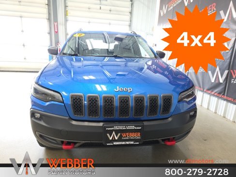 Used 2019 Jeep Cherokee Trailhawk w/ Cold Weather Group image 3