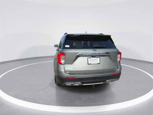 Used 2020 Ford Explorer XLT w/ Equipment Group 202A image 7