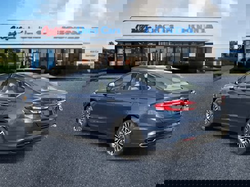 Used 2018 Ford Fusion SE w/ Fusion SE Technology Package image 3