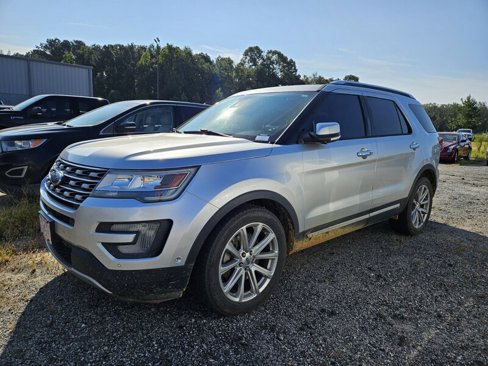 Used 2017 Ford Explorer Limited w/ Equipment Group 301A image 3