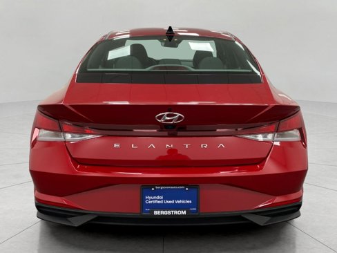 Certified 2023 Hyundai Elantra SEL w/ Convenience Package image 4