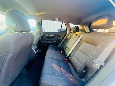 Used 2024 GMC Terrain SLE image 9